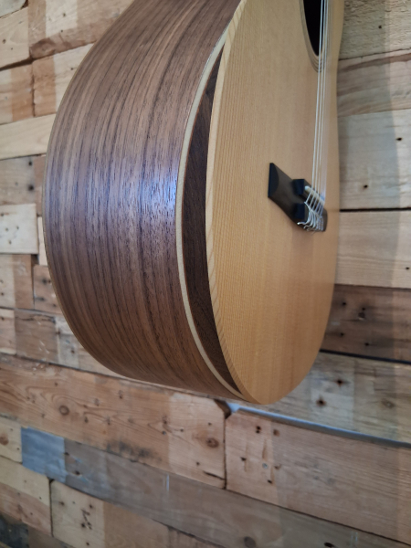 Taylor Academy 12e-N, Fichte massiv / Walnuss, Pickup, Armrest, gebraucht